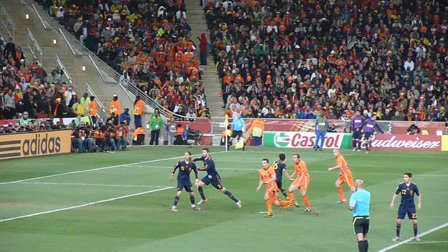 开云体育app-时隔1年半南非球迷重回球场 然而...VUVUZELA禁用